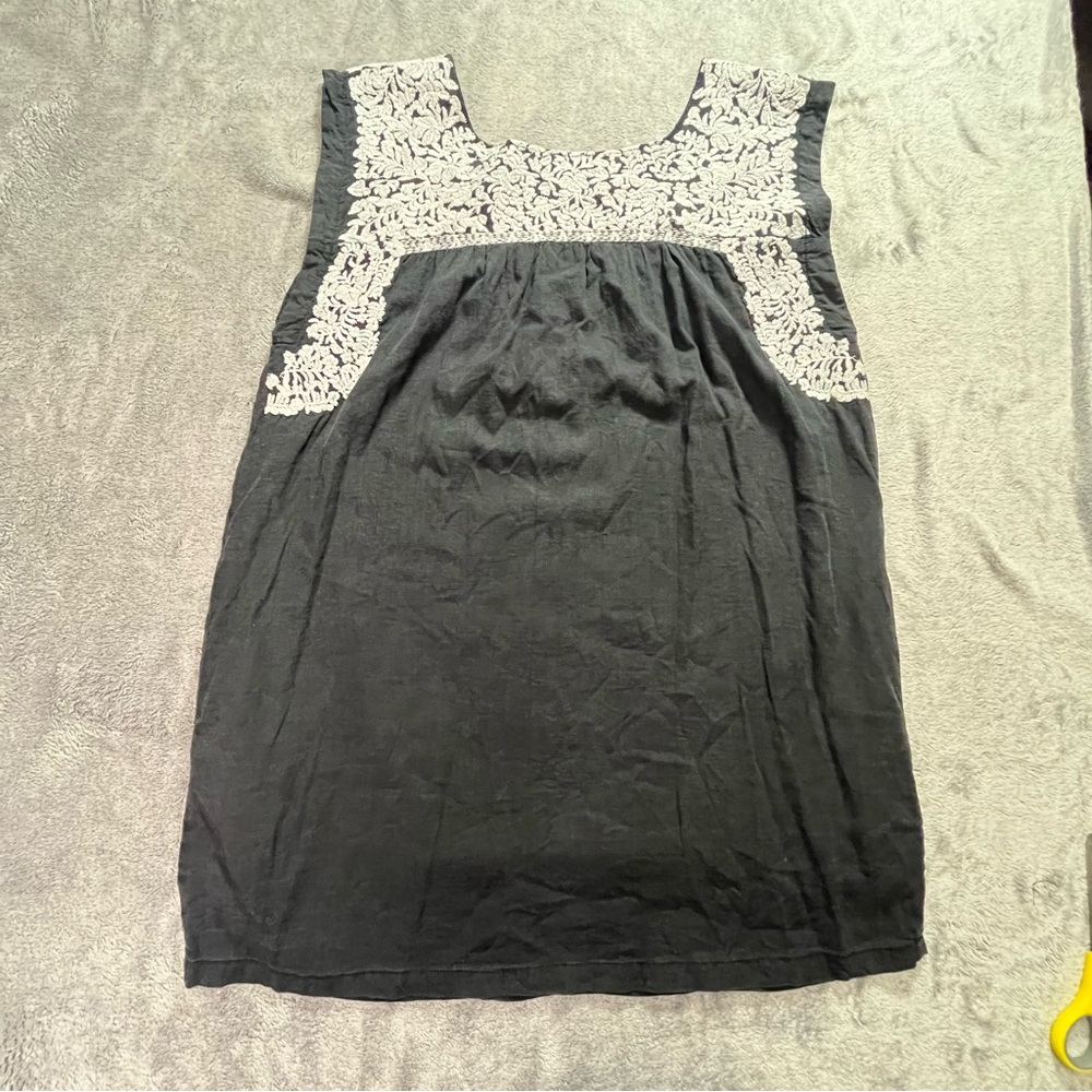 j. marie Black Large Dress with White Floral Embroidered with Pockets - Picture 7 of 7